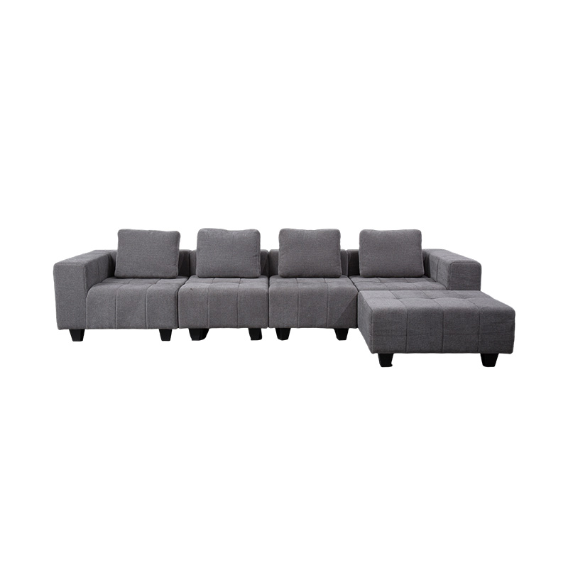 Großes modulares L-förmiges Sofa aus hellgrauem Stoff mit quadratischen Kissen, moderner minimalistischer Stil