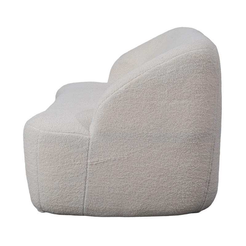 Abgerundetes Doppelsofa aus cremefarbenem Kunst-Sherpa-Stoff für einen gemütlichen Look