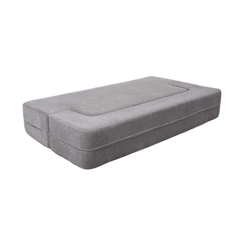 Umwandelbares multifunktionales Schlafsofa aus hellgrauem Samt mit Kissen Umwandelbares multifunktionales Schlafsofa aus hellgrauem Samt mit Kissen